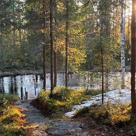 Creekside Log & Sauna 20 Min To *