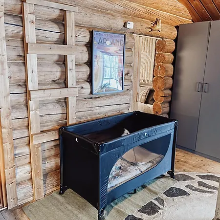 Creekside Log & Sauna 20 Min To *